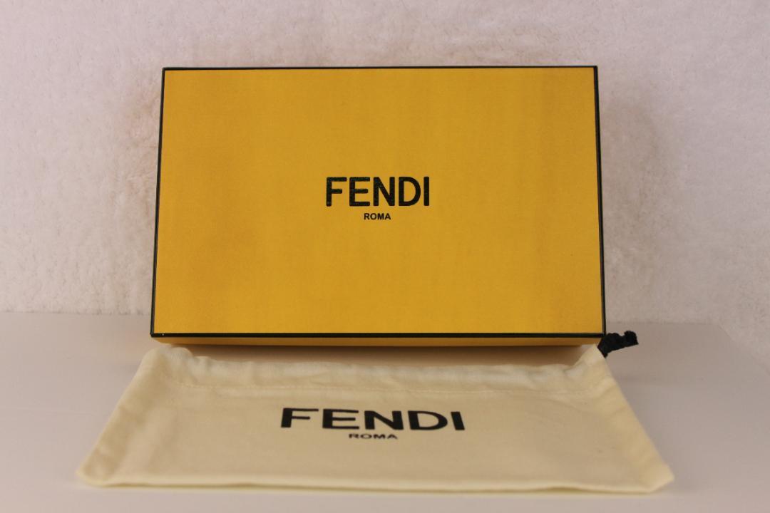 美品★希少FENDI フェンディ レディース ズッカ柄 エフイズ 長財布 38,980日元